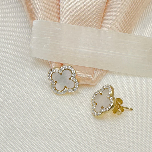 Clover Glow White - Sara Saltos Jewelry Clover Glow White - Sara Saltos Jewelry