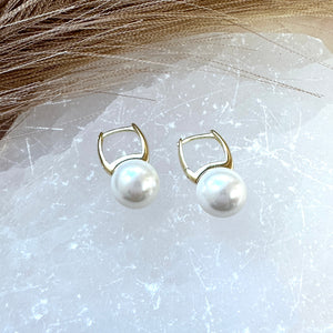 Perla Bella Huggies - Sara Saltos Jewelry Perla Bella Huggies - Sara Saltos Jewelry
