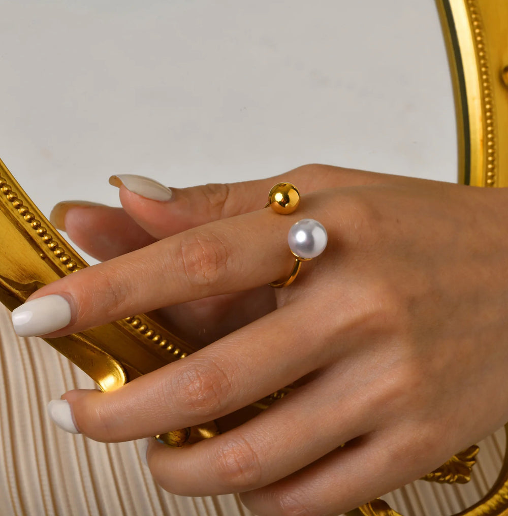 Pearl adjustable Ring. - Sara Saltos Jewelry