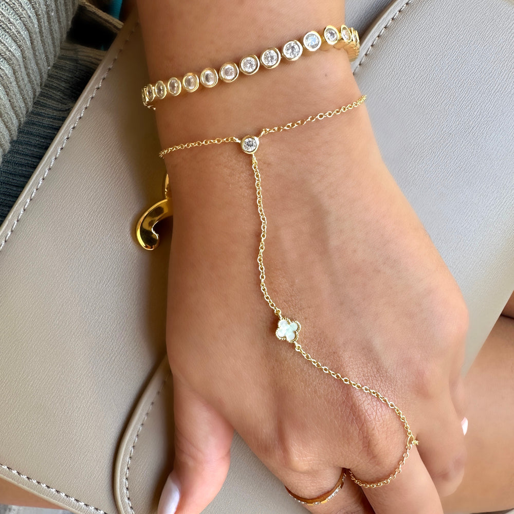 Clover Glam Hand Chain